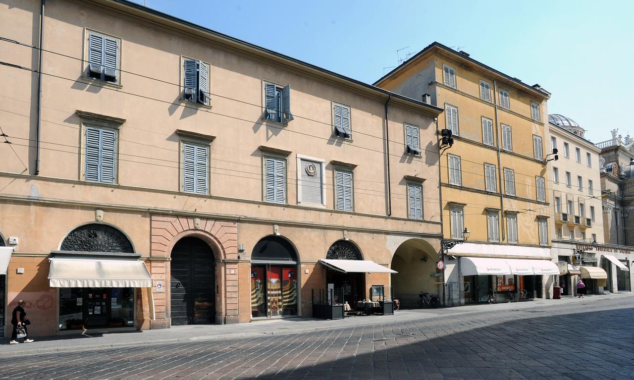 B&B Opera Parma Bagian luar foto